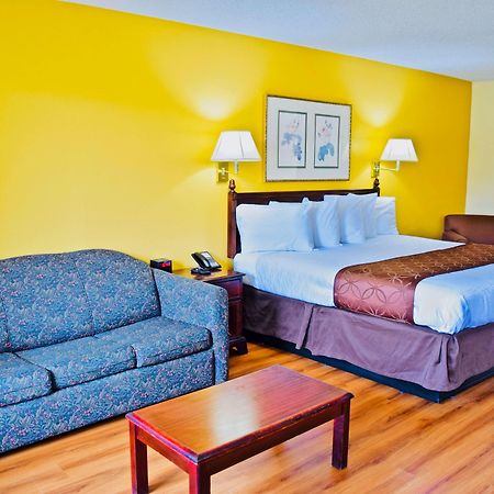 Days Inn By Wyndham Burleson Ft. Worth Buitenkant foto