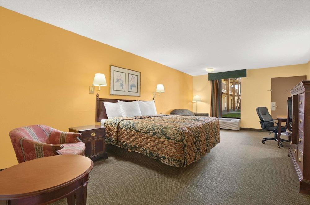 Days Inn By Wyndham Burleson Ft. Worth Buitenkant foto