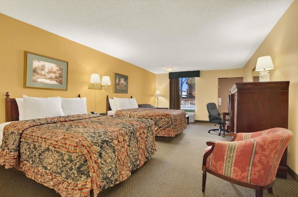 Days Inn By Wyndham Burleson Ft. Worth Buitenkant foto
