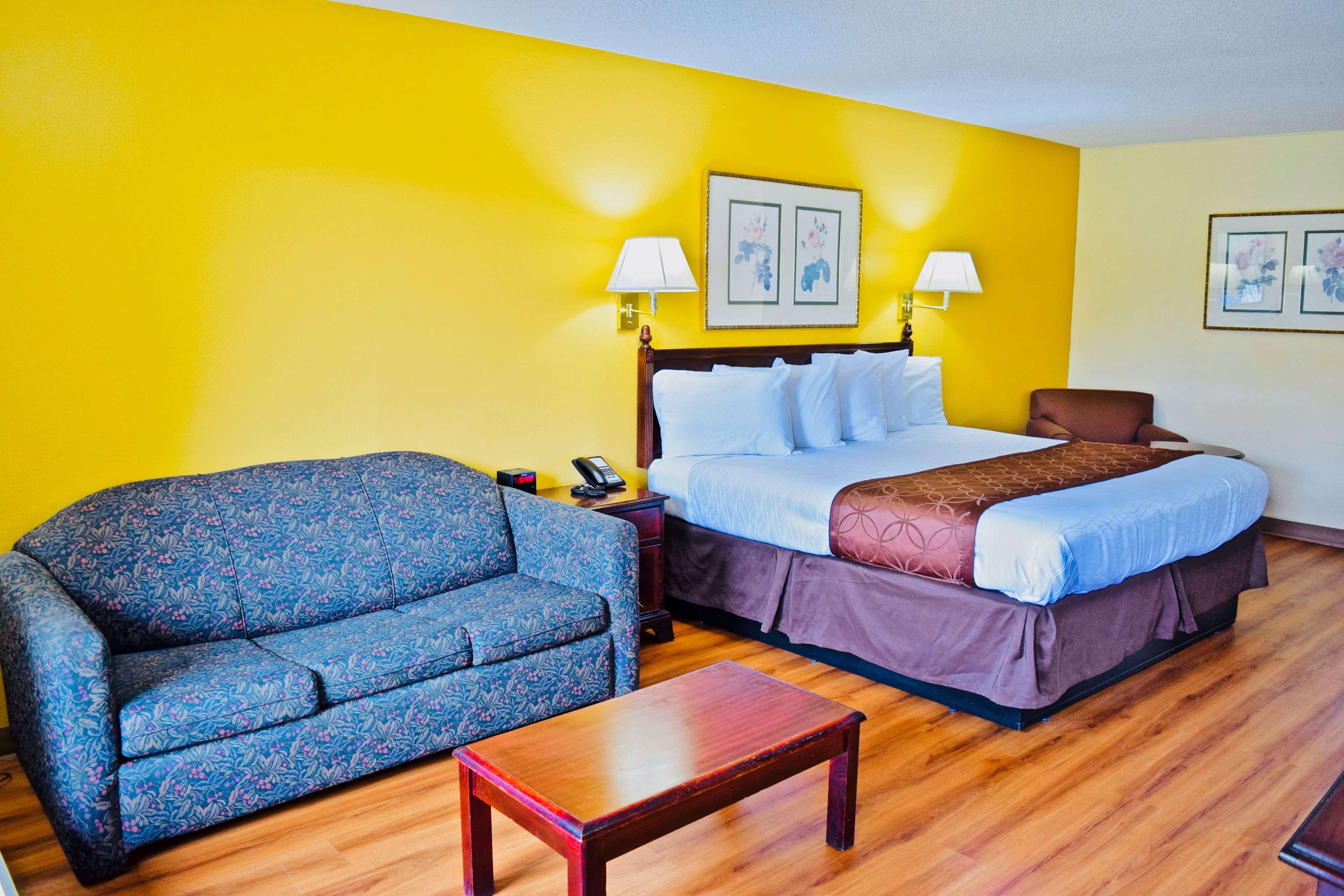 Days Inn By Wyndham Burleson Ft. Worth Buitenkant foto