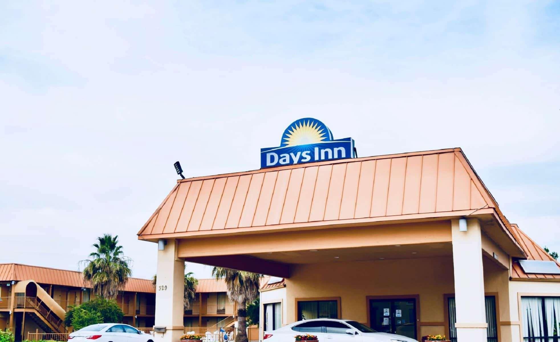 Days Inn By Wyndham Burleson Ft. Worth Buitenkant foto