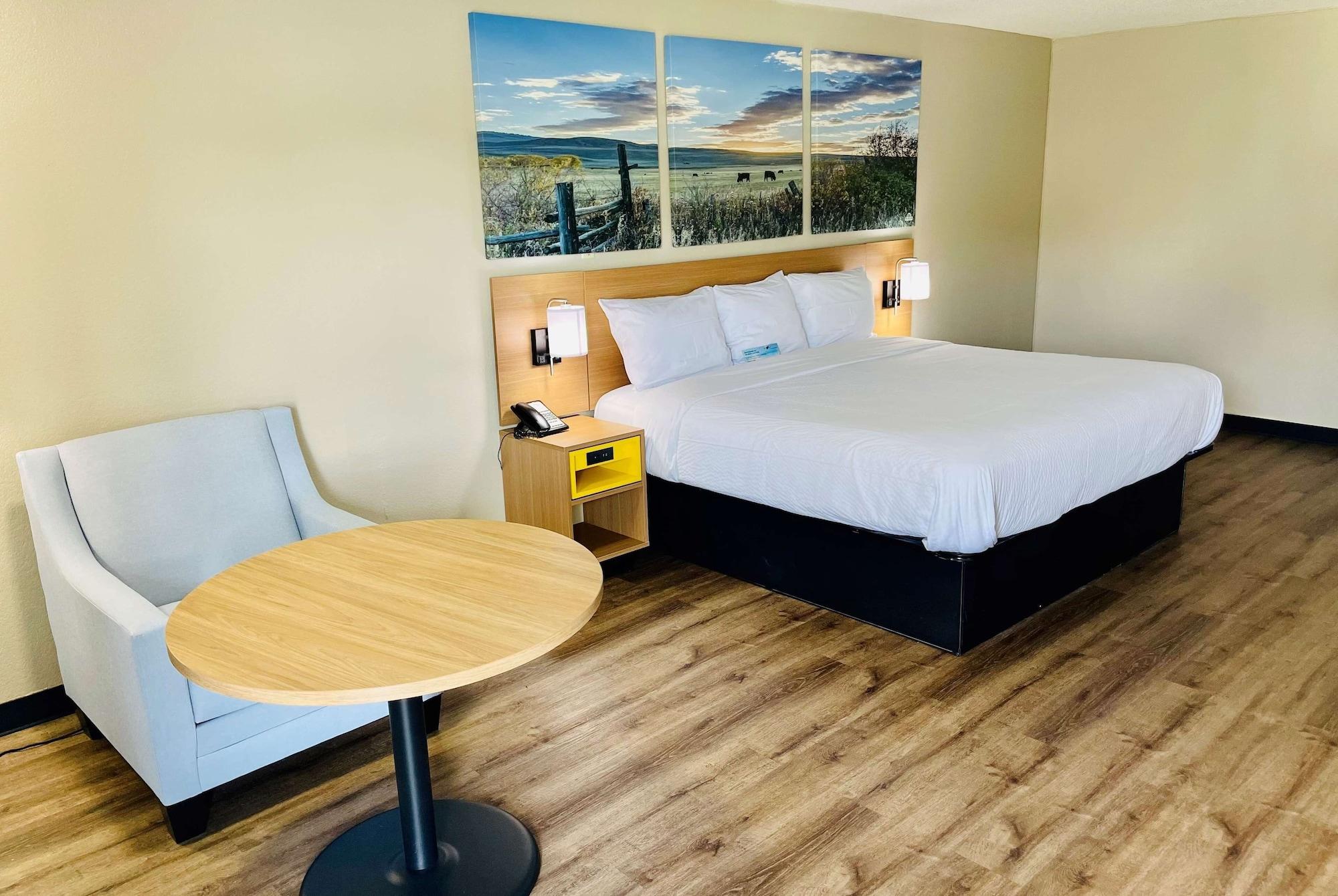 Days Inn By Wyndham Burleson Ft. Worth Buitenkant foto